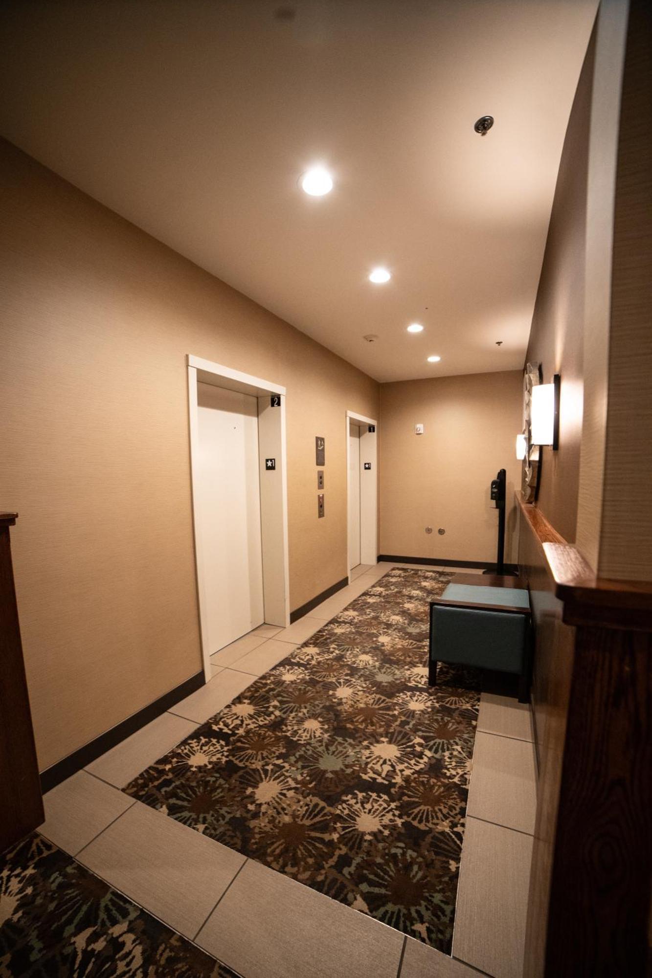 Comfort Suites University Brookings Ngoại thất bức ảnh