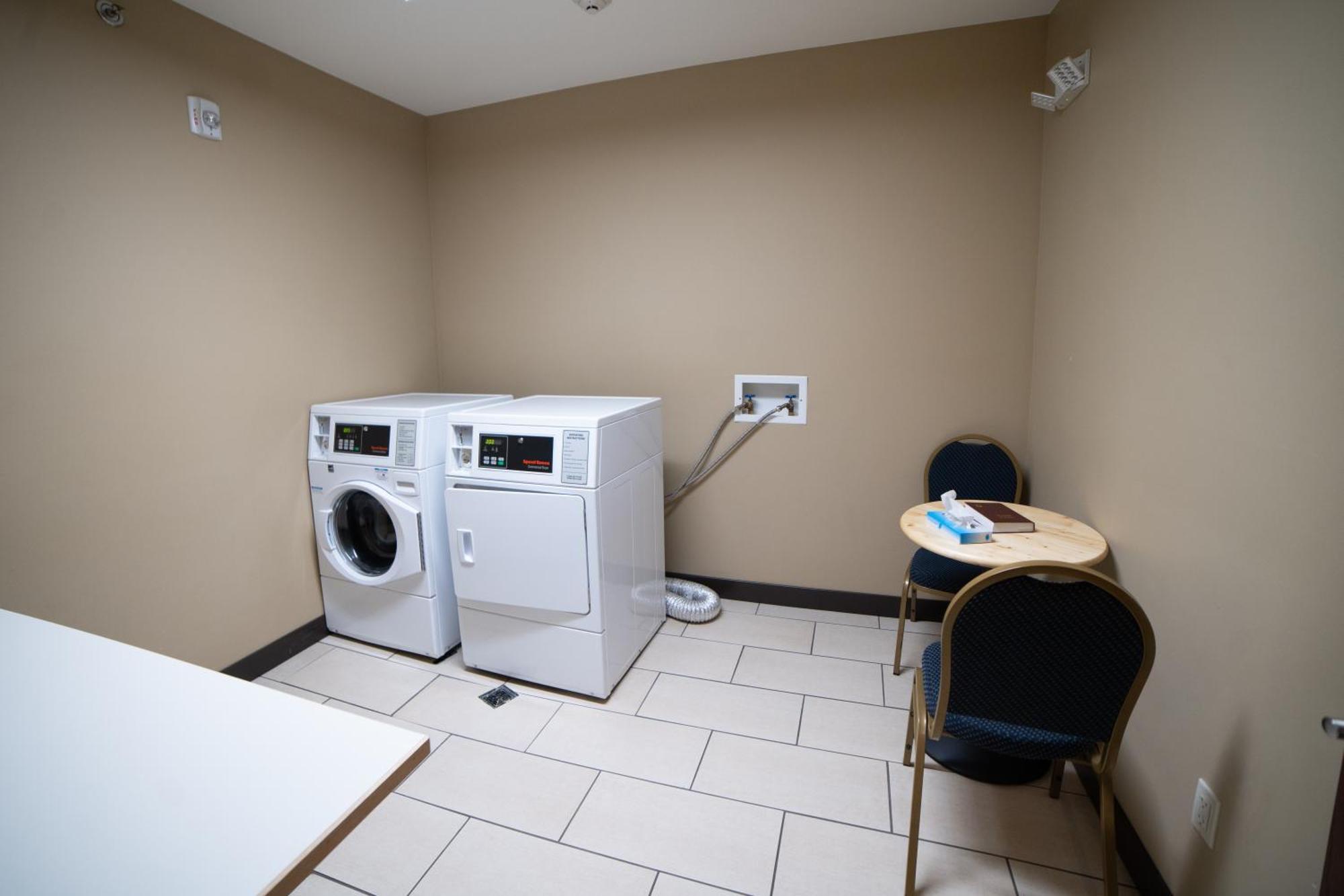 Comfort Suites University Brookings Ngoại thất bức ảnh