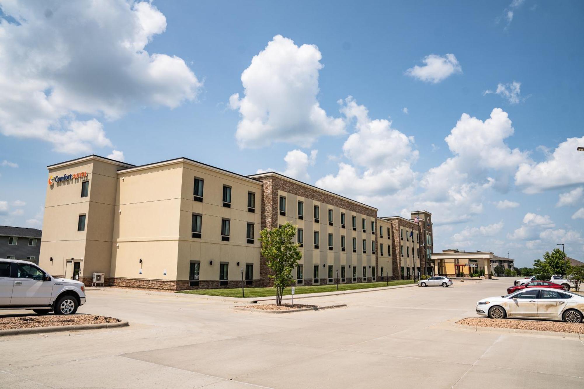 Comfort Suites University Brookings Ngoại thất bức ảnh